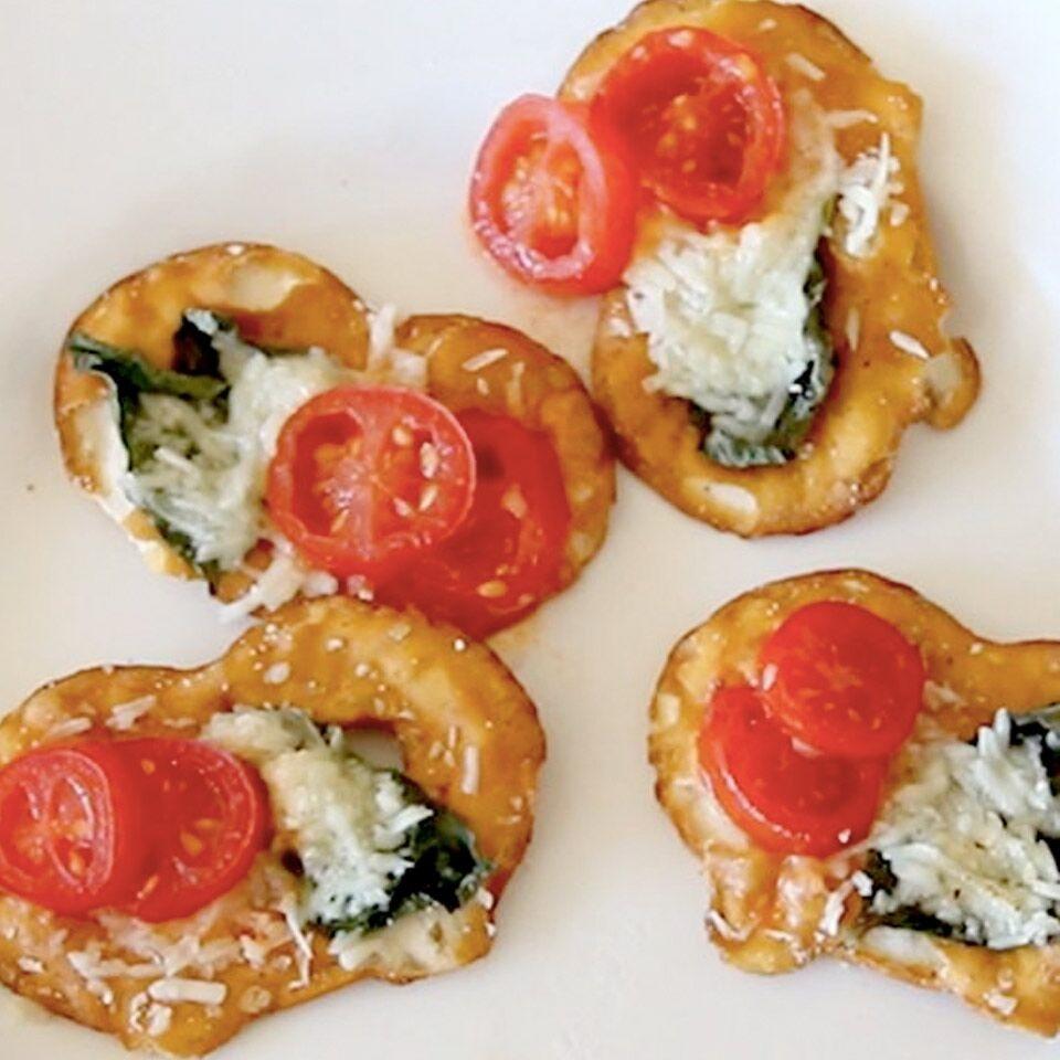 Tomato, Cheese and Basil Pretzel Crisps® Bites image