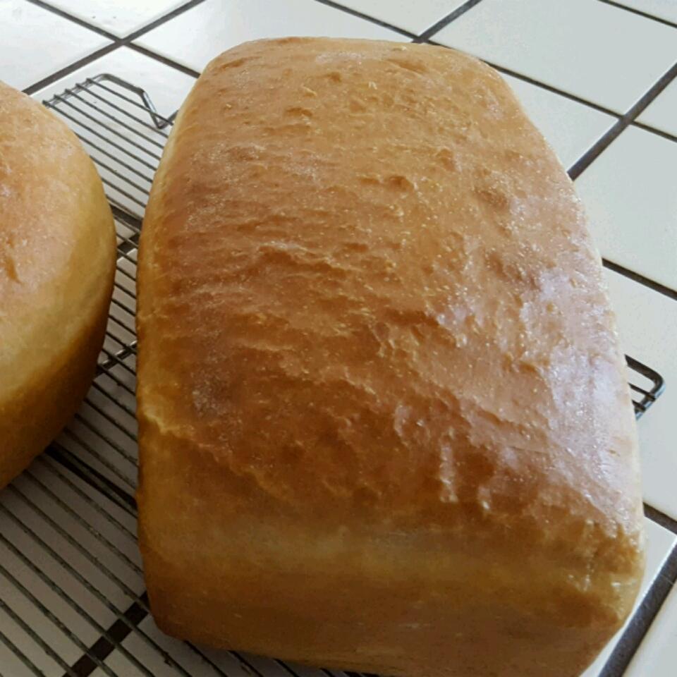 Рецепт хрустящего хлеба. Белый хрустящий хлеб. Crusty Bread. Скала с хлебом.