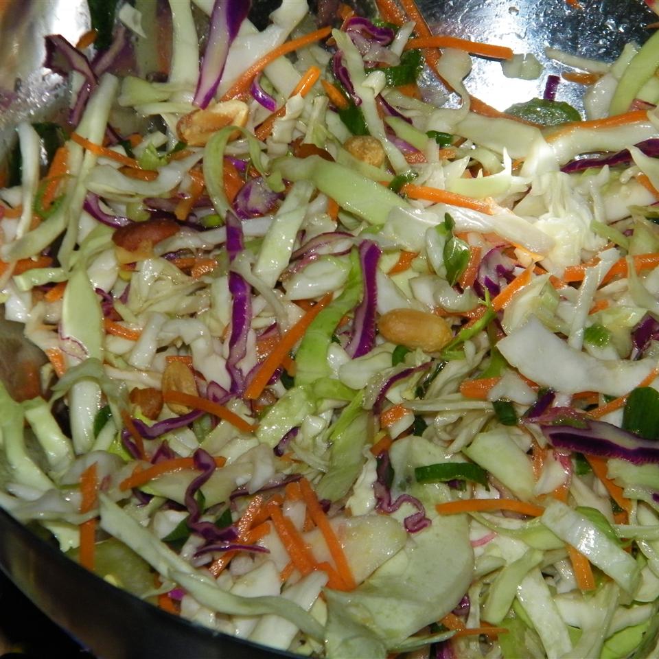Quick and Easy Thai Style Coleslaw_image