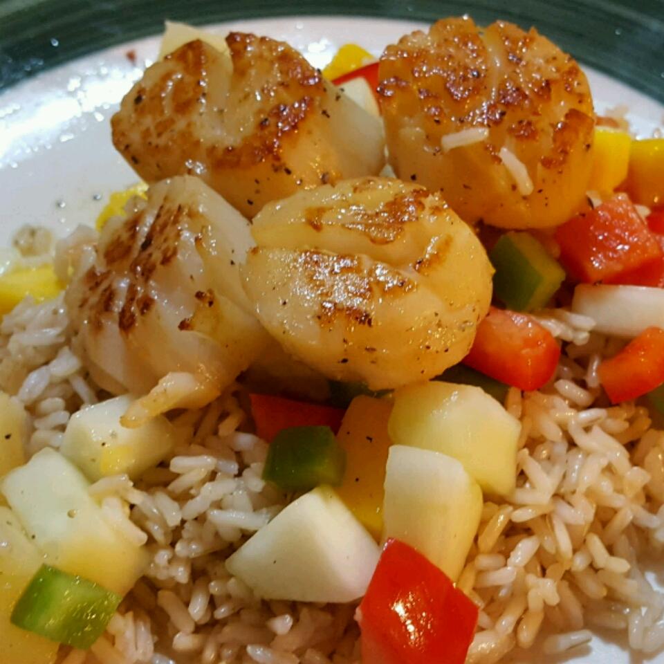 Seared Scallops with Tropical Salsa image