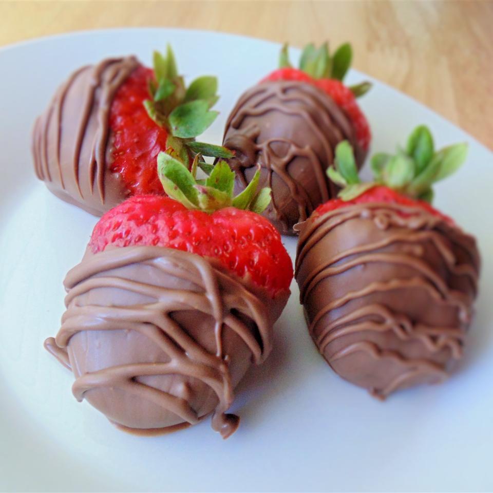 Simple Chocolate-Covered Strawberries_image