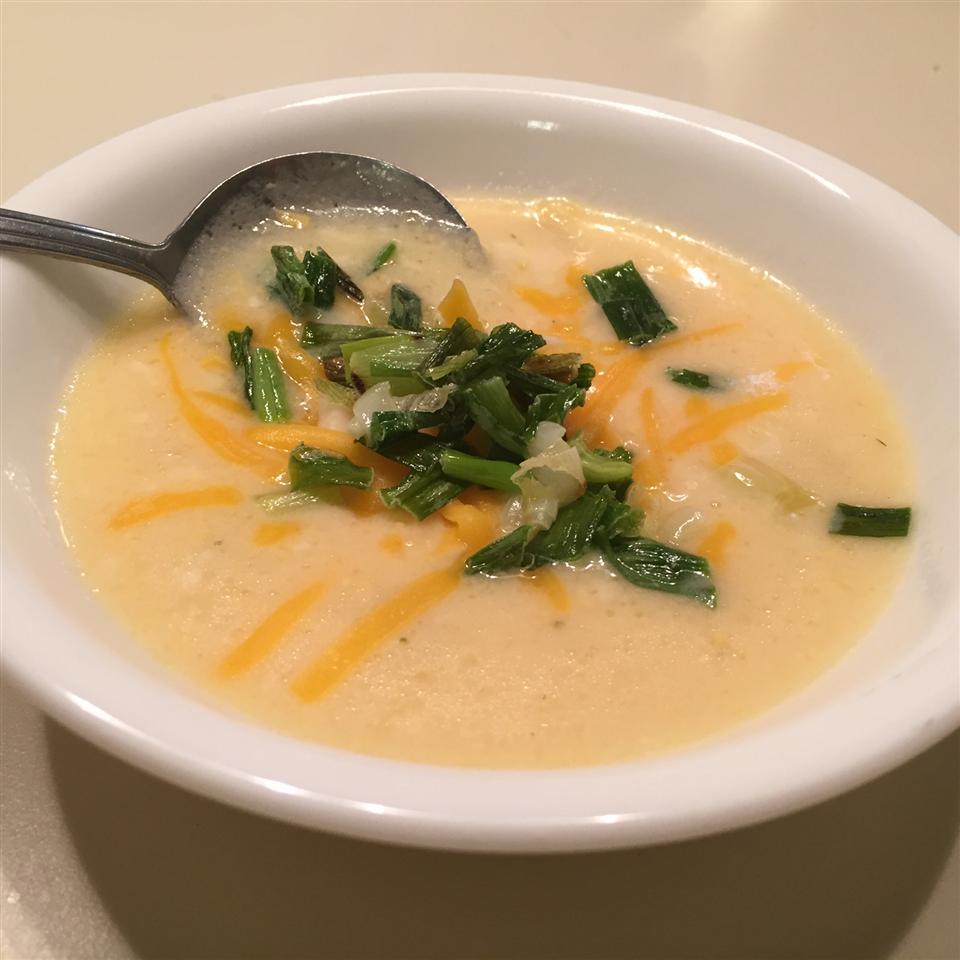 Creamy Cheddar Cheese Soup_image
