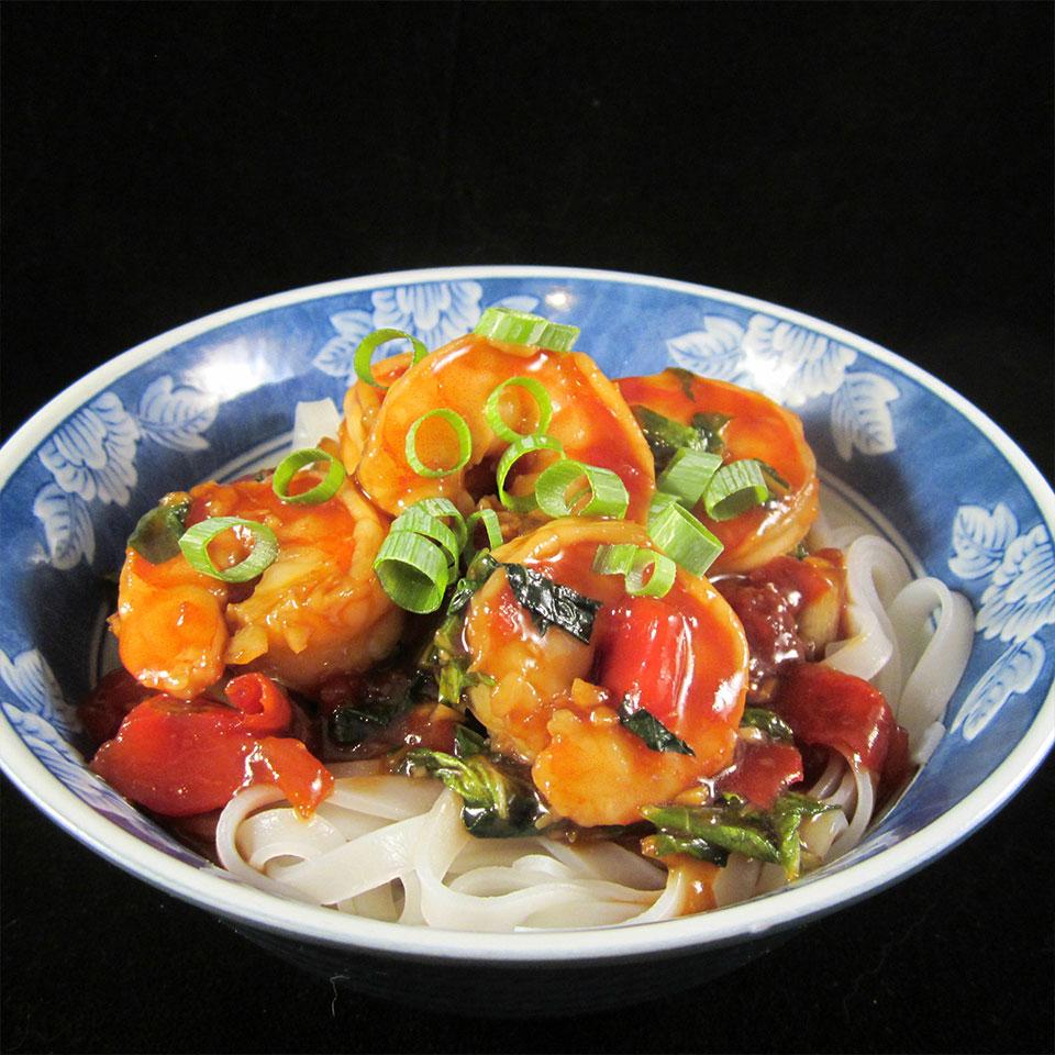 Shrimp Stir Fry with Bok Choy, Diced Tomatoes, and Rice Noodles_image