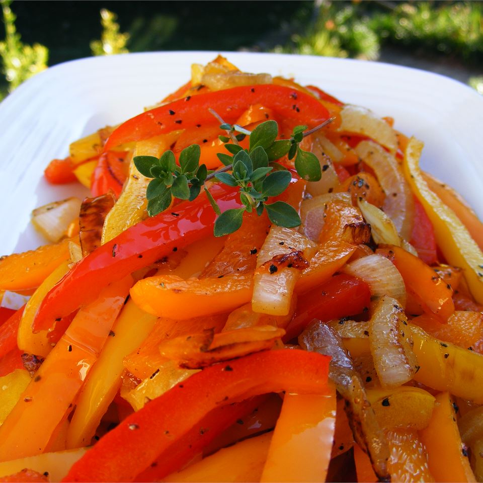 Caramelized Red Bell Peppers and Onions_image