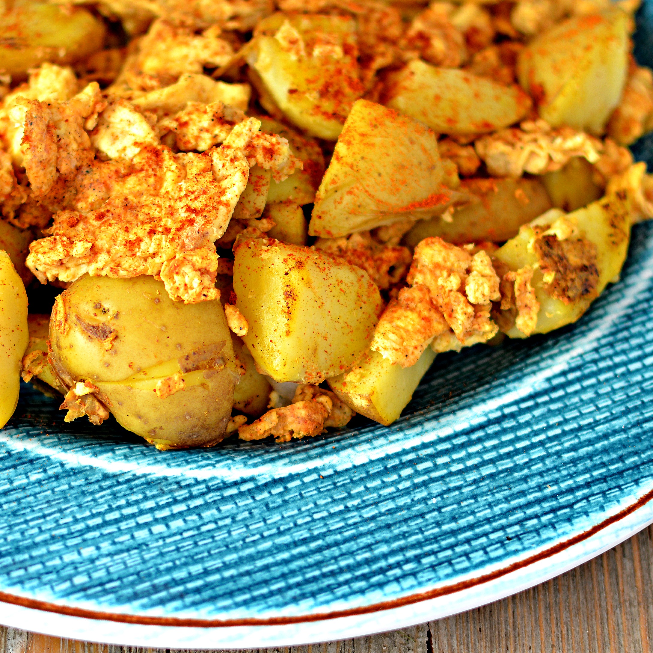 Spicy Potatoes and Scrambled Eggs_image