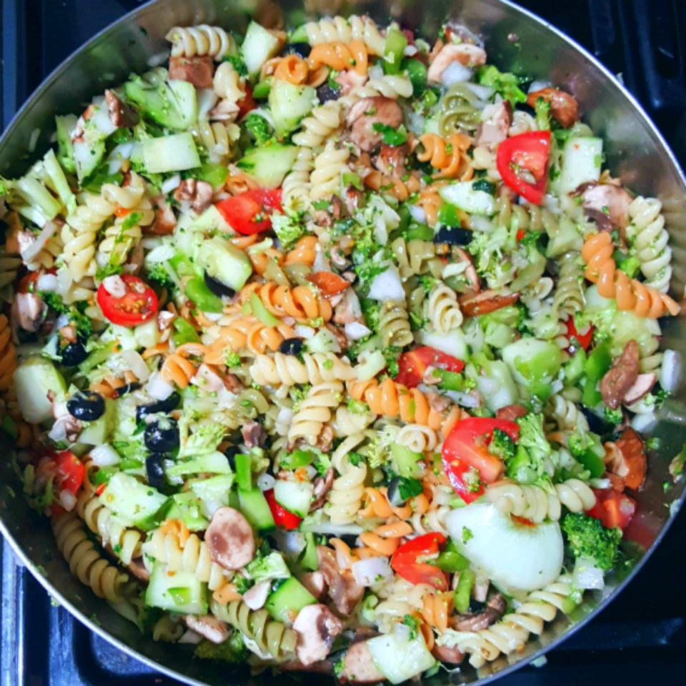 Rainbow Rotini Salad_image