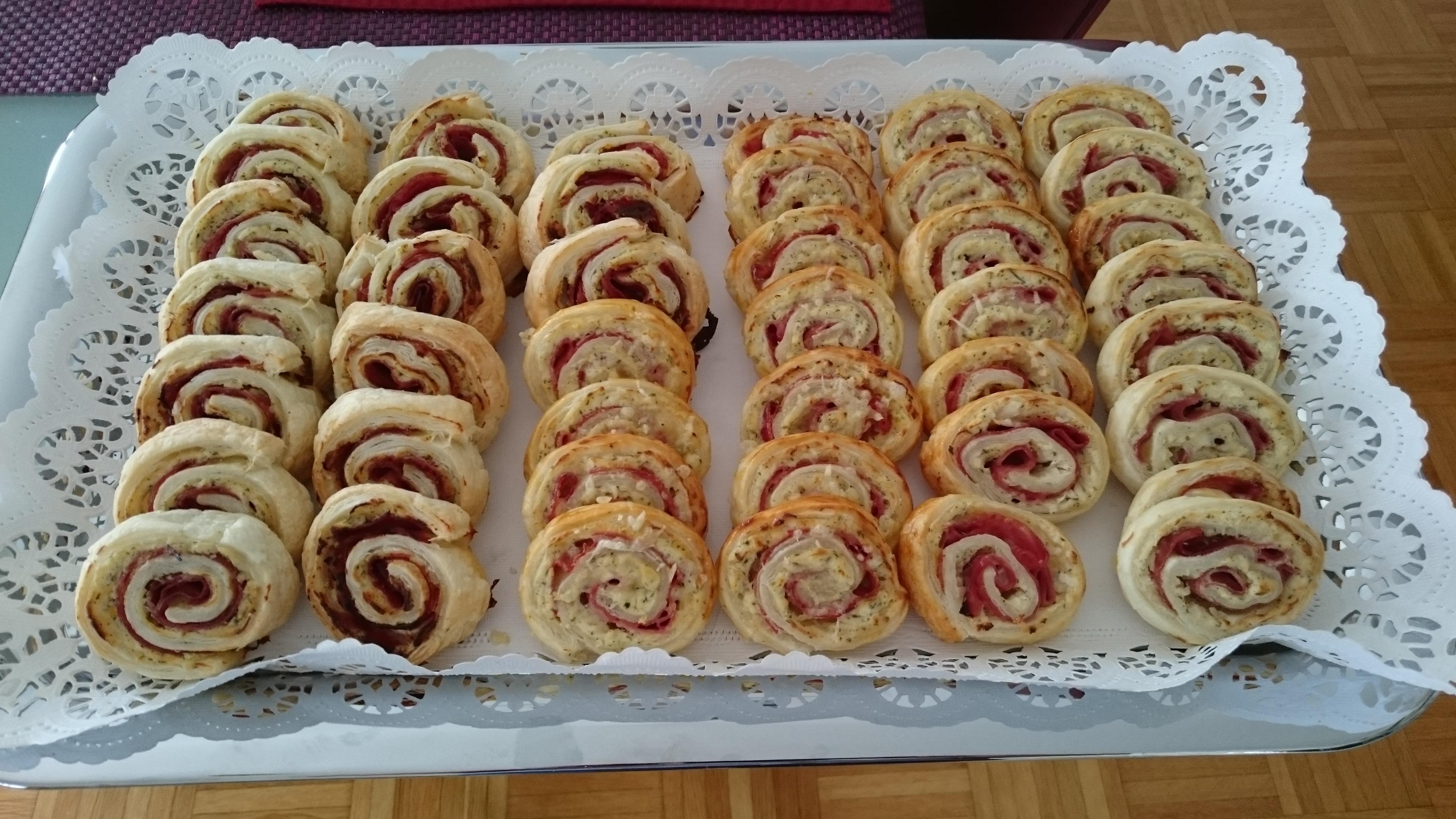 Quick and Easy Party Pinwheels with Cream Cheese and Ham_image
