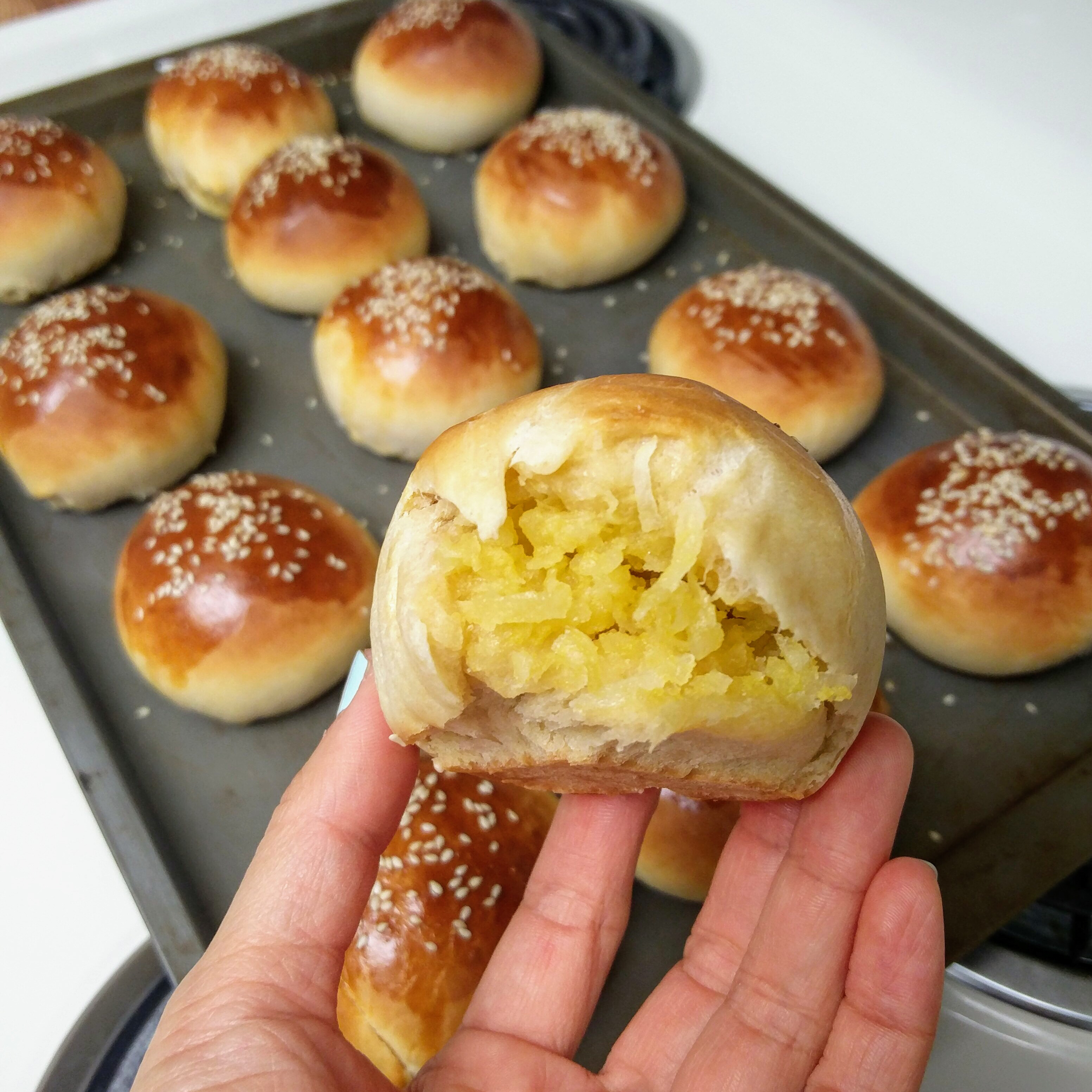 Sweet buns. Sweet bun. Pictures Dough fdffffdfdddffdfdfdfdfdfdf.