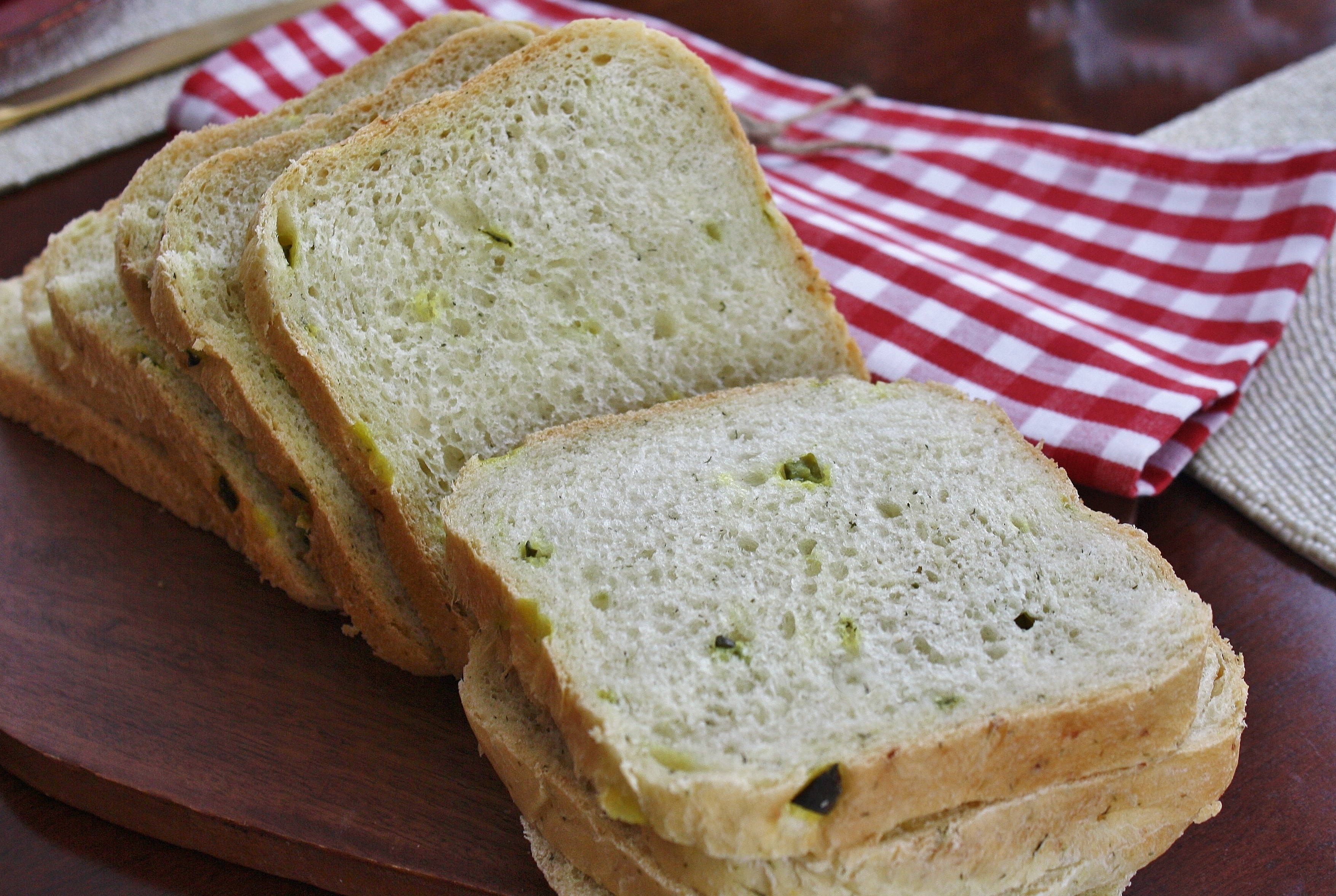 Dill Pickle Bread_image