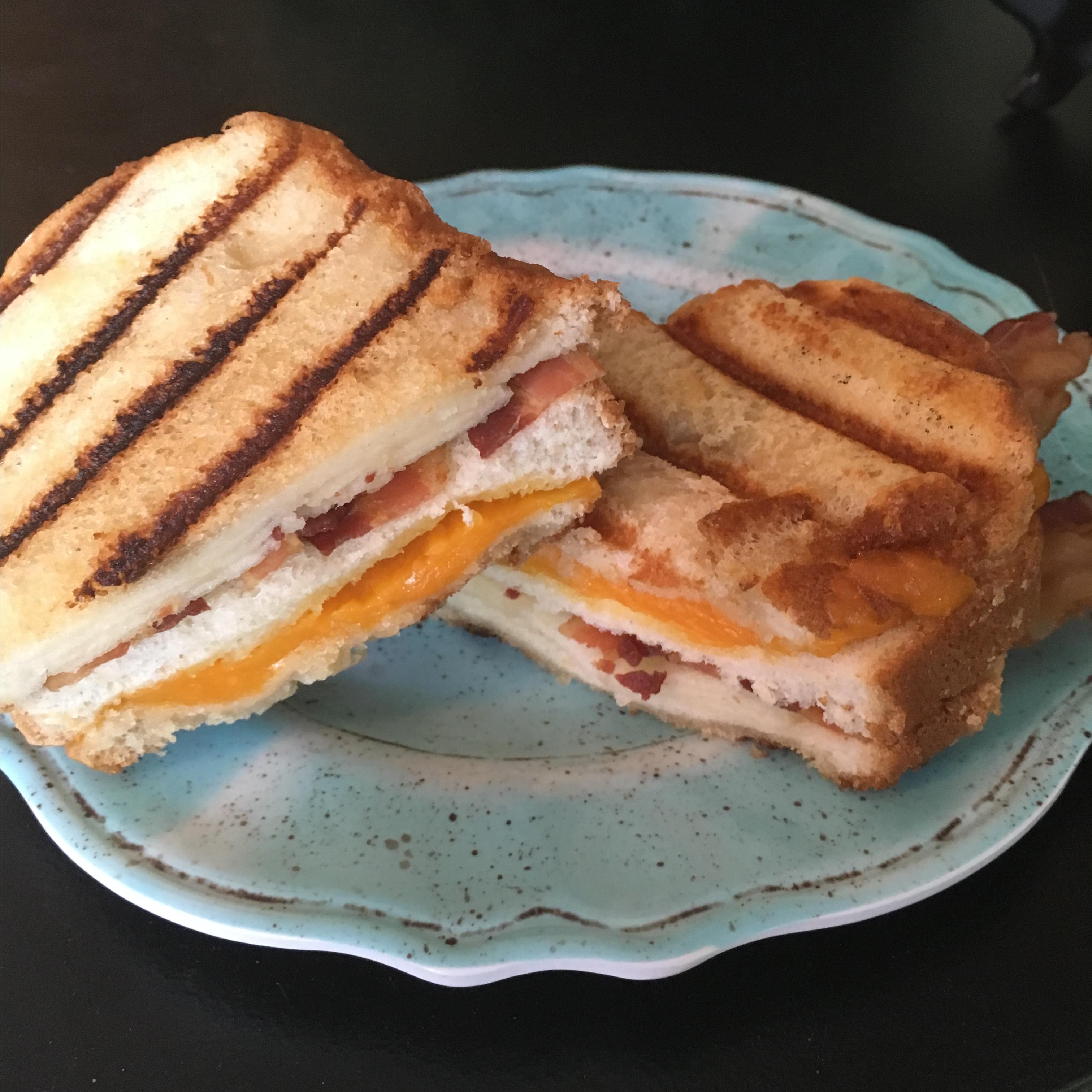 Apple, Bacon, and Cheddar Panini_image