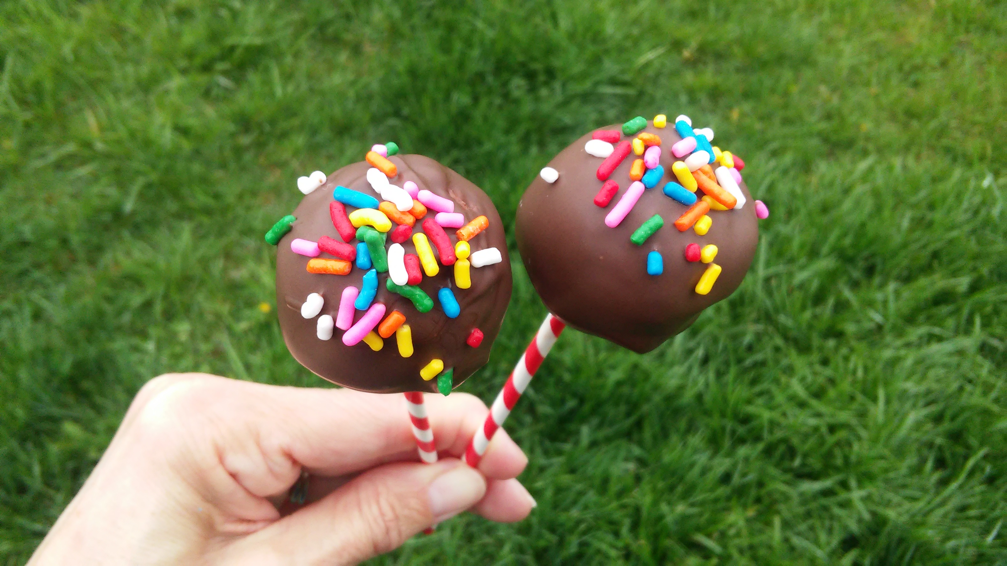 Simple Cake Pops image