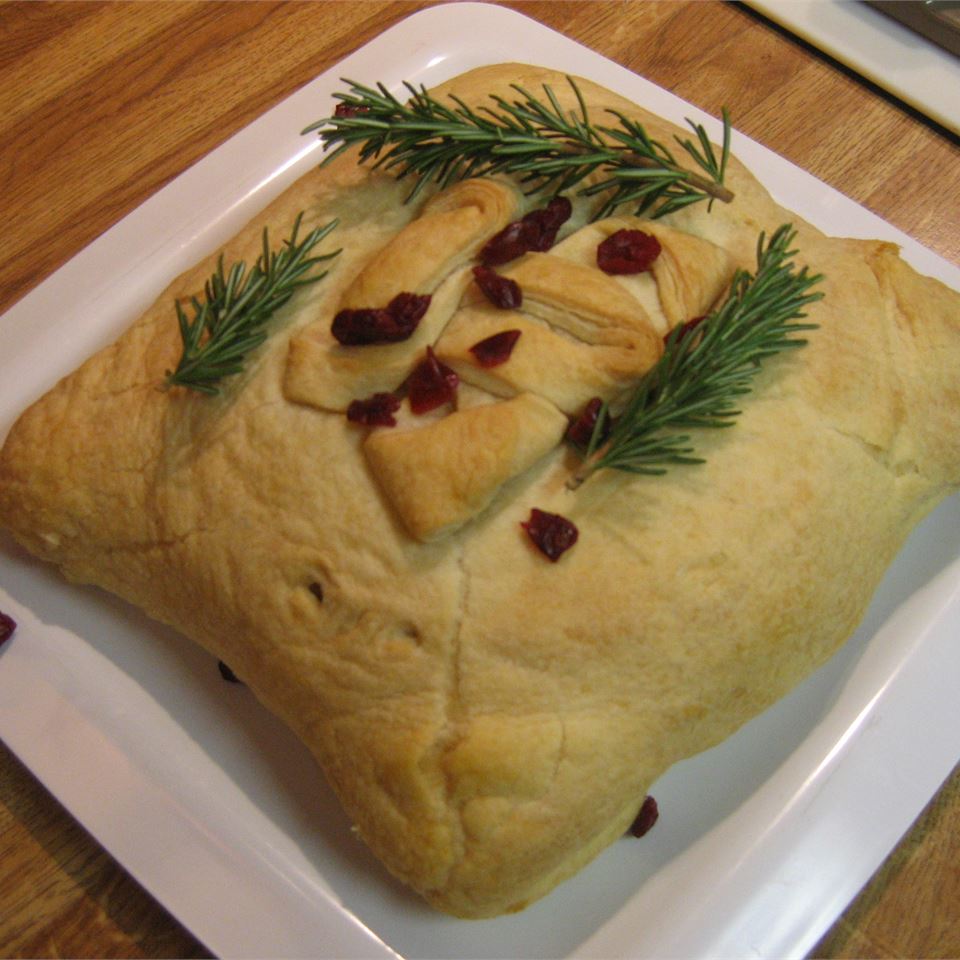Baked Brie in Puff Pastry_image