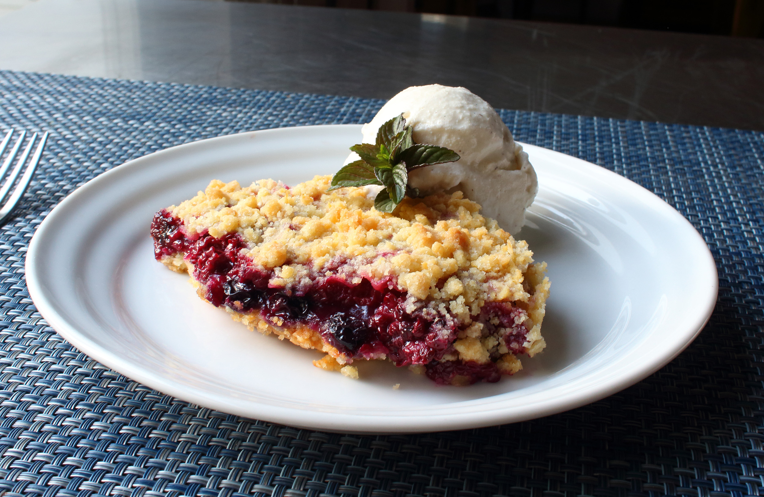 The Ultimate Berry Crumble_image