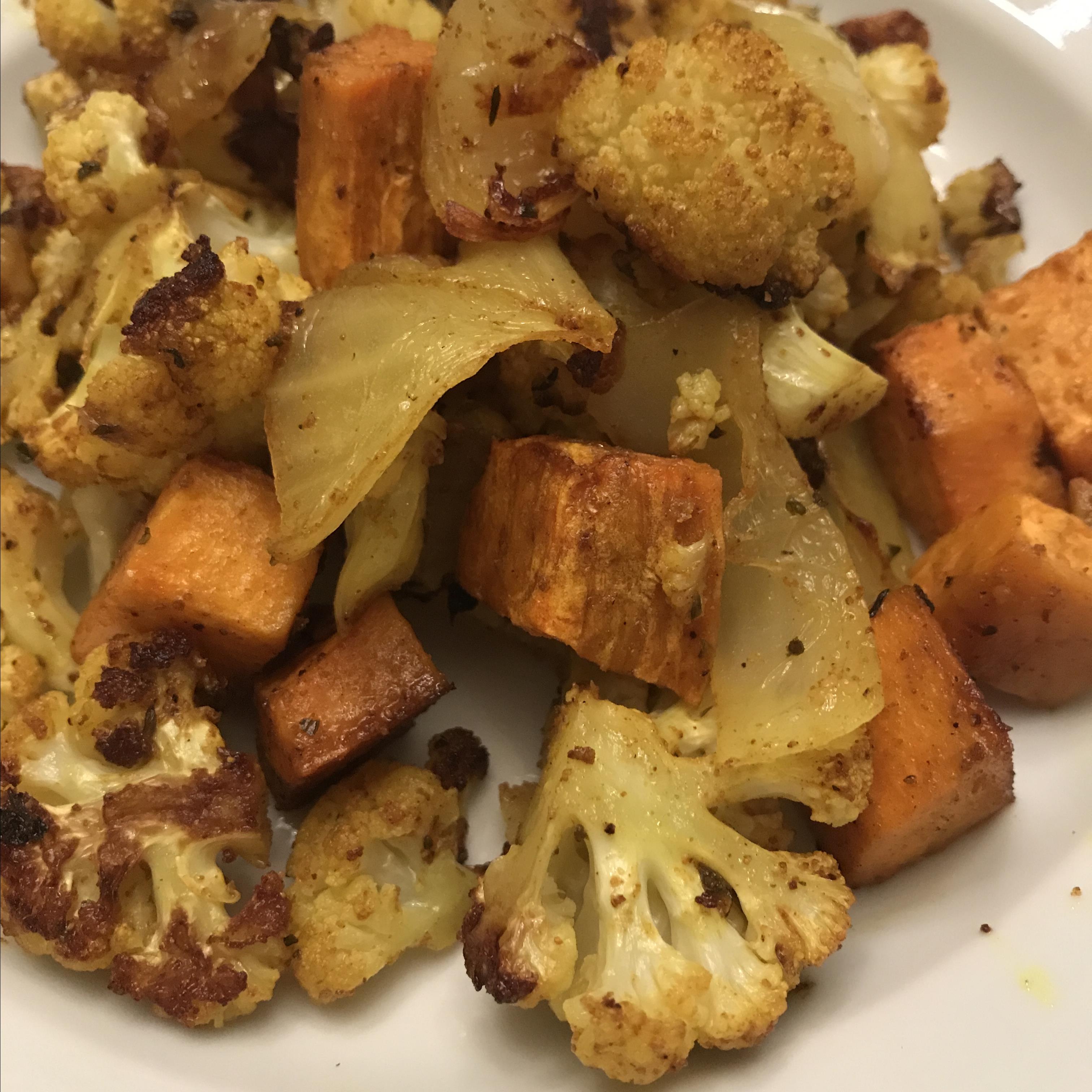 Roasted Curry-Spiced Sweet Potatoes and Cauliflower_image