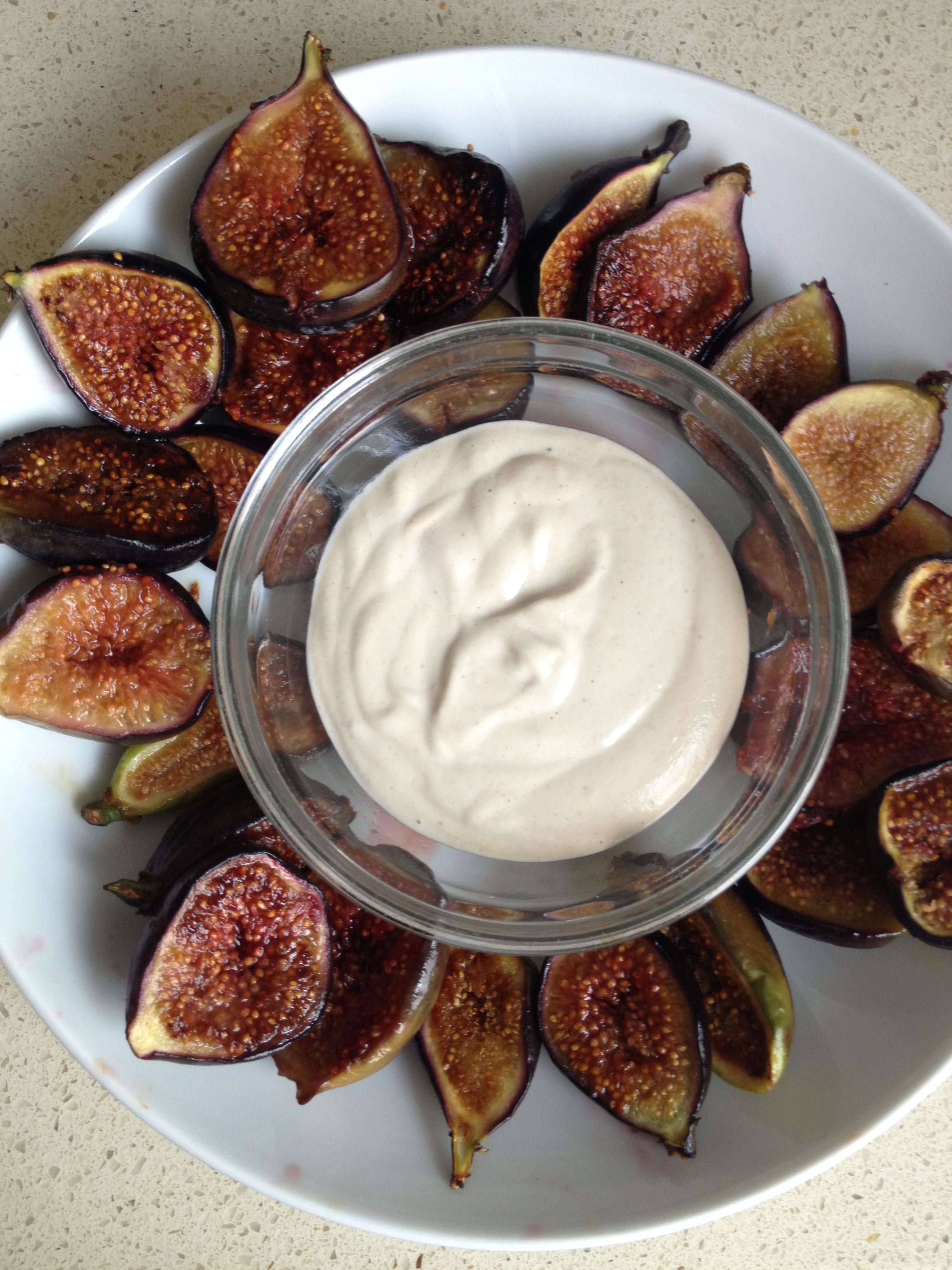 Sauteed Figs with Cashew Creme_image