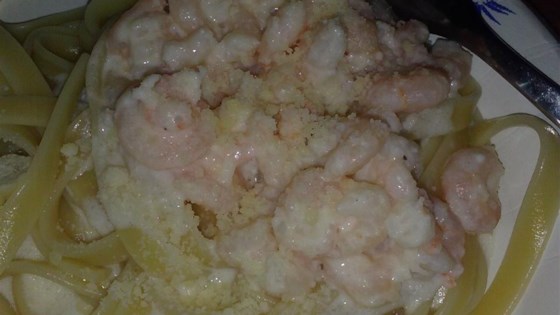 quick shrimp fettuccine with pesto alfredo sauce