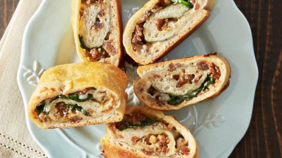 homemade spinach pizza rolls