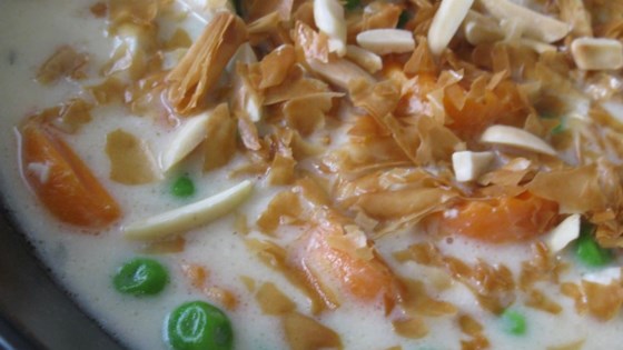 chicken pot pie soup with toasted almonds