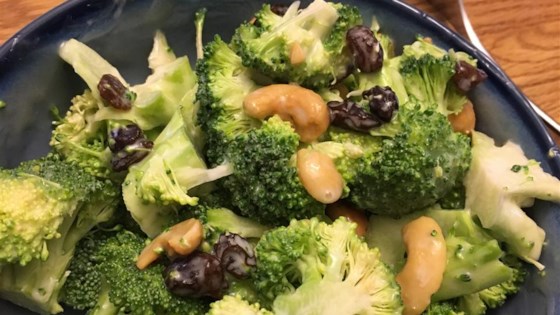 Broccoli Cashew Sala