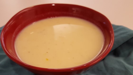 Quick vegetarian egg-lemon soup with brown rice