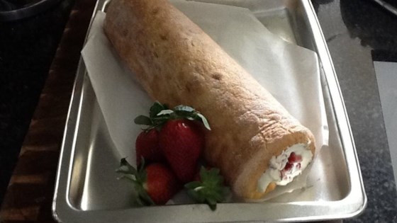 German Strawberry Roll Recipe