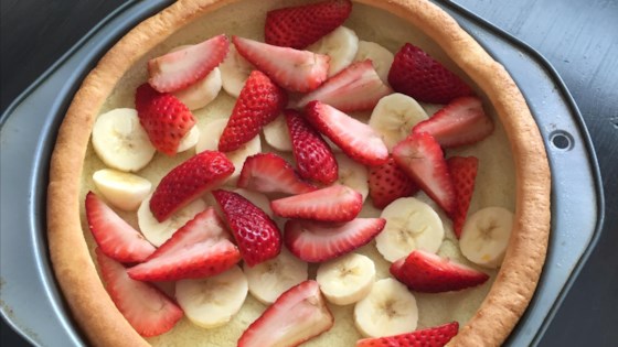 Berry puff pancake