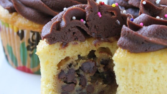 chocolate chip cookie dough + cupcake = the best cupcake.  ever.