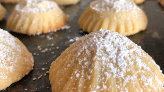 Ma'amoul (Lebanese Date Cookies) Recipe