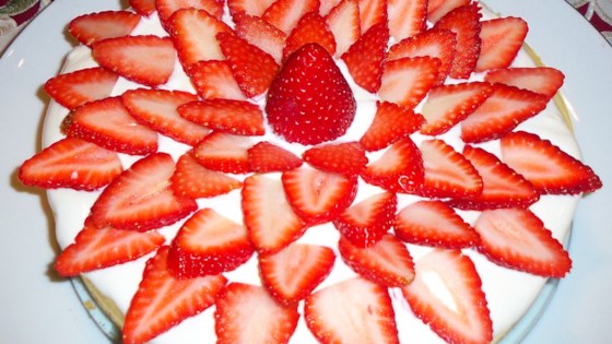 Cheesecake with Sour Cream and Fresh Strawberry Topping Recipe