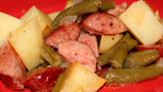 Grilled sausage with potatoes and green beans