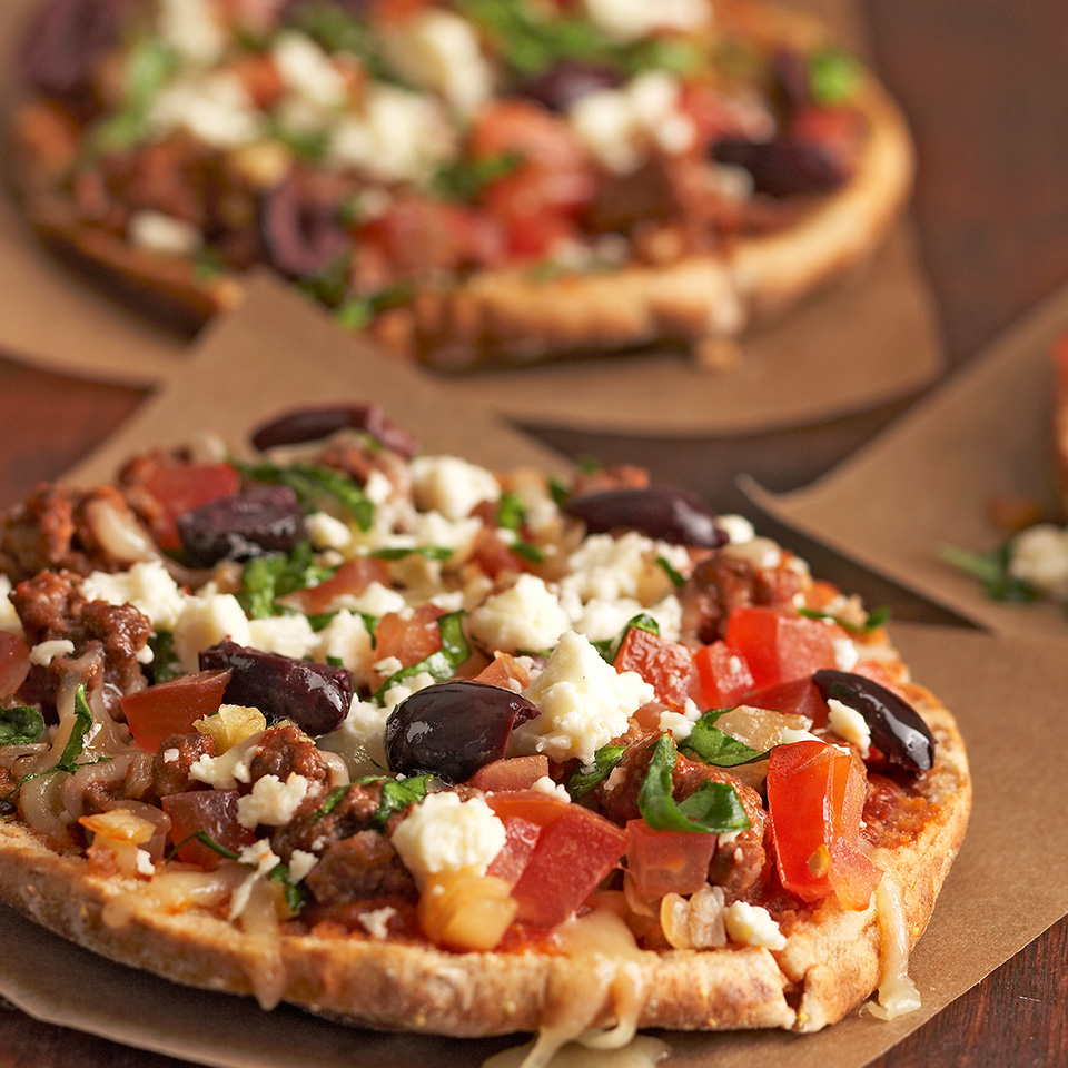Greek Pita Pizzas Recipe | EatingWell