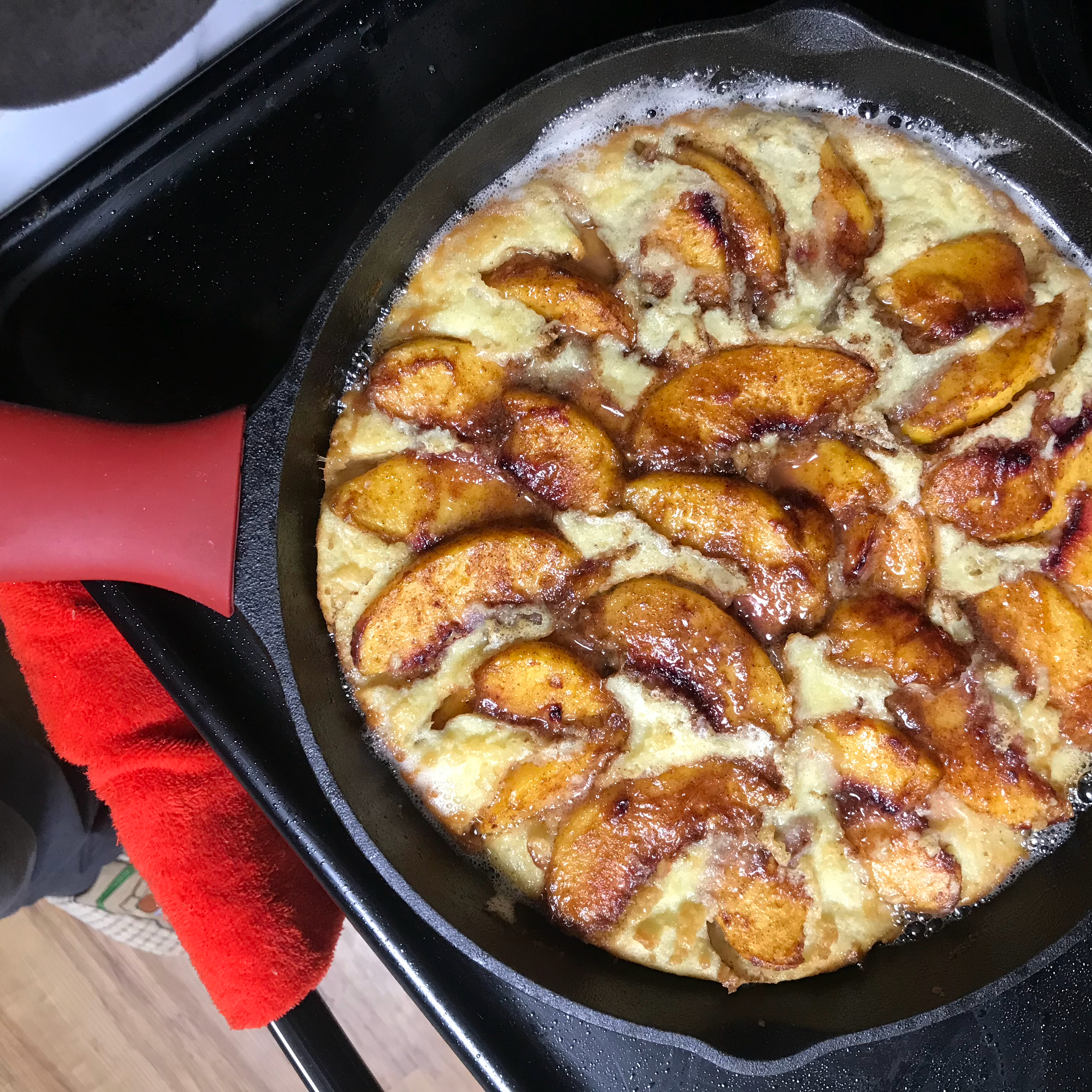 Baked Pancake with Peaches image