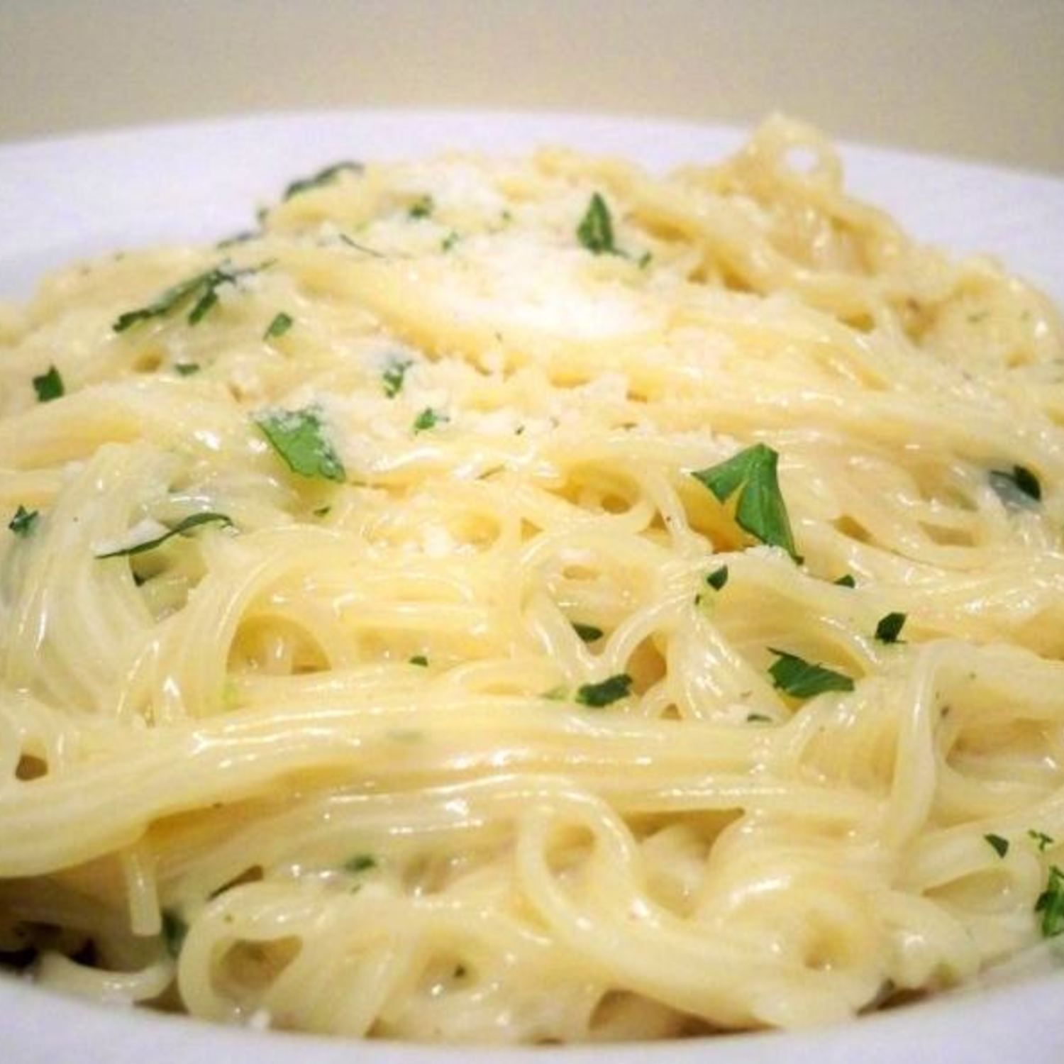 Creamy Garlic Pasta image