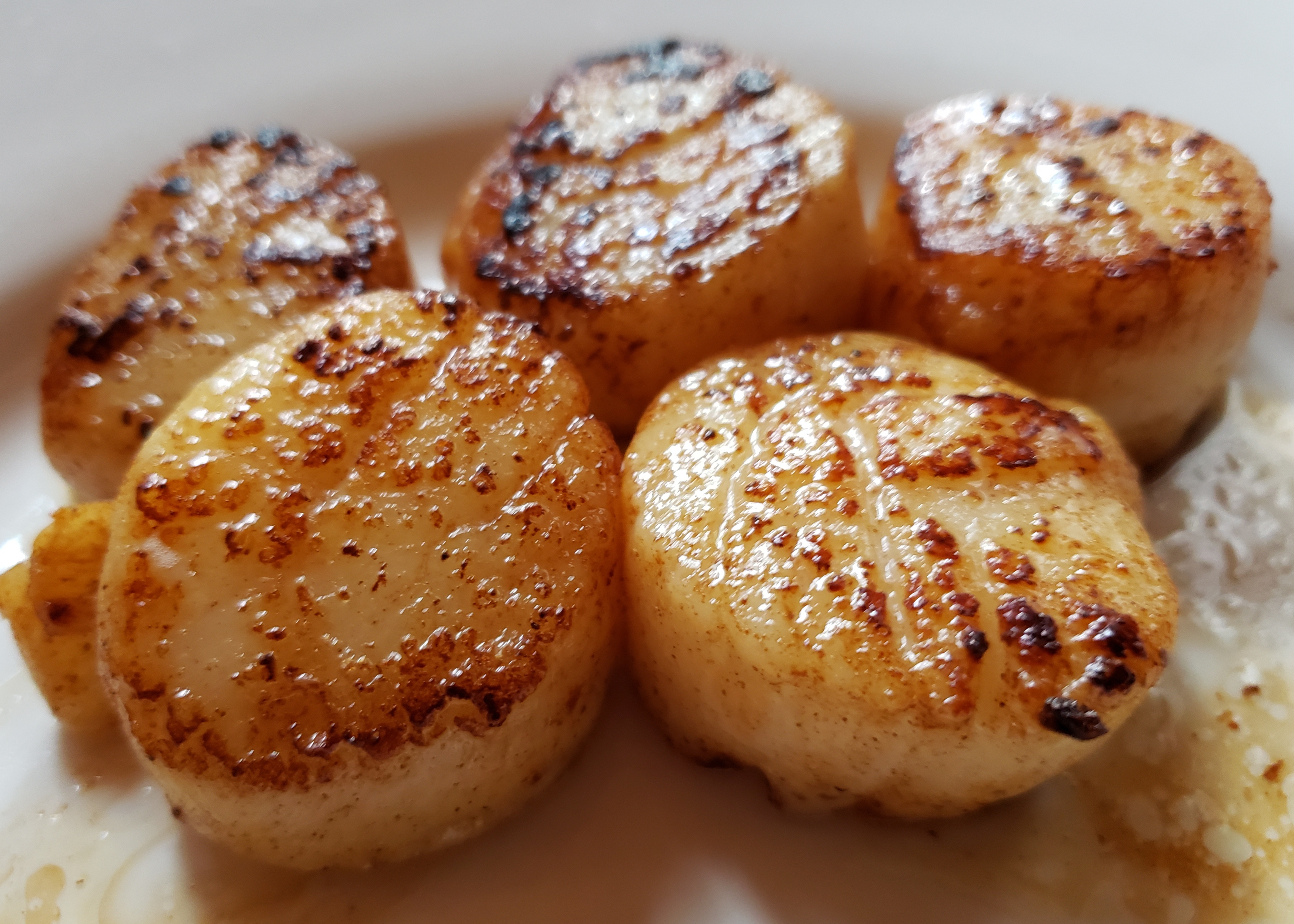 Easy Garlic-Lemon Scallops image