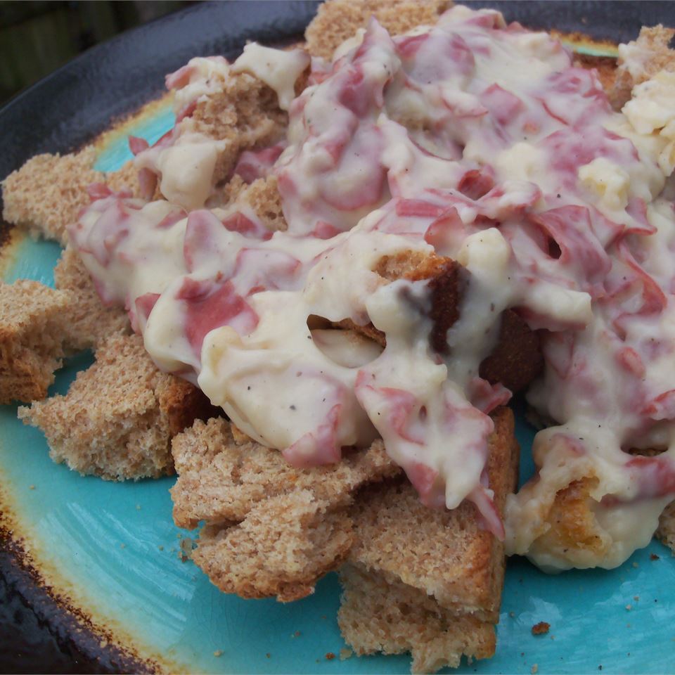 Mom's Easy Creamed Chipped Beef on Toast_image