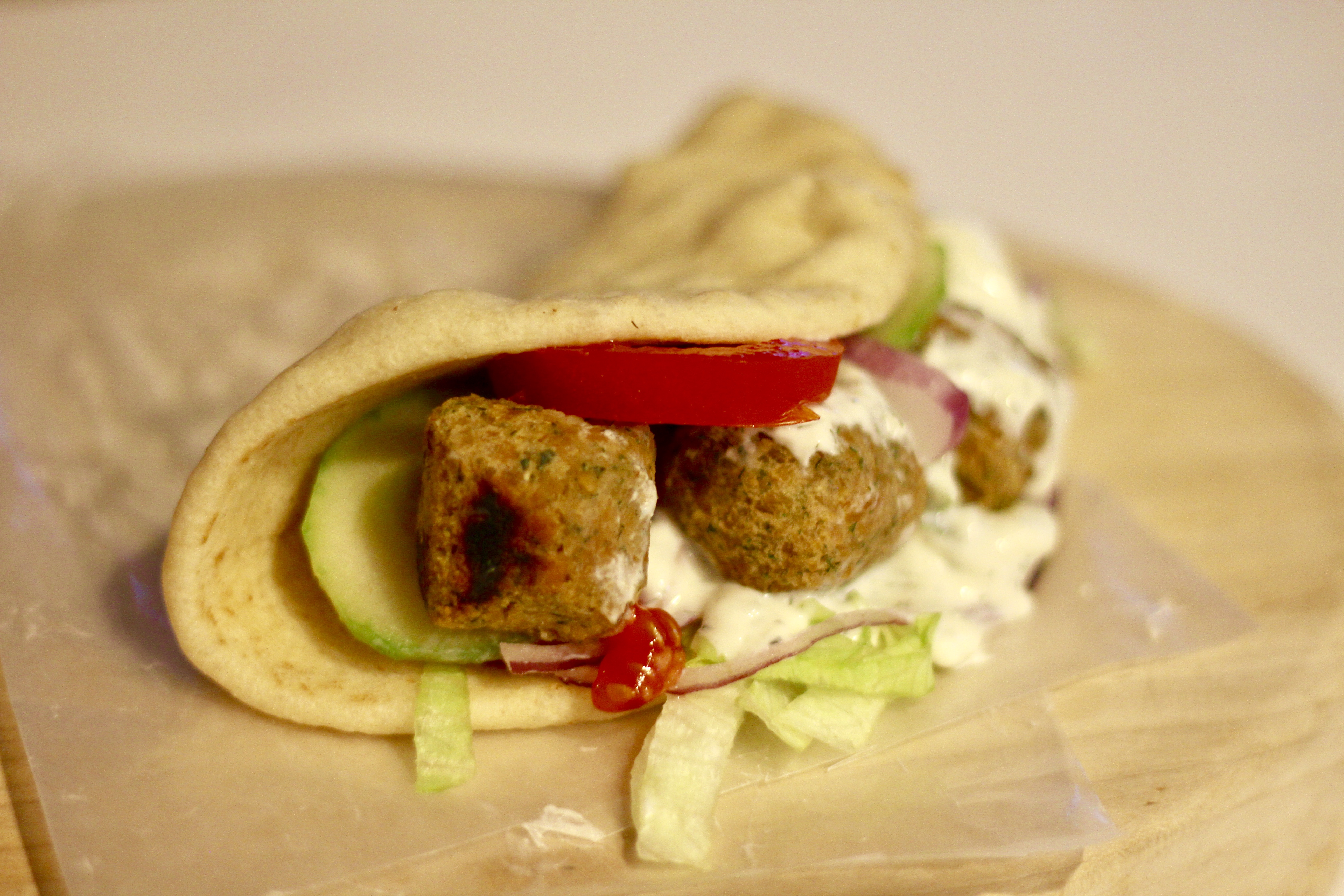 Falafel Pita Sandwich with Tahini Sauce_image