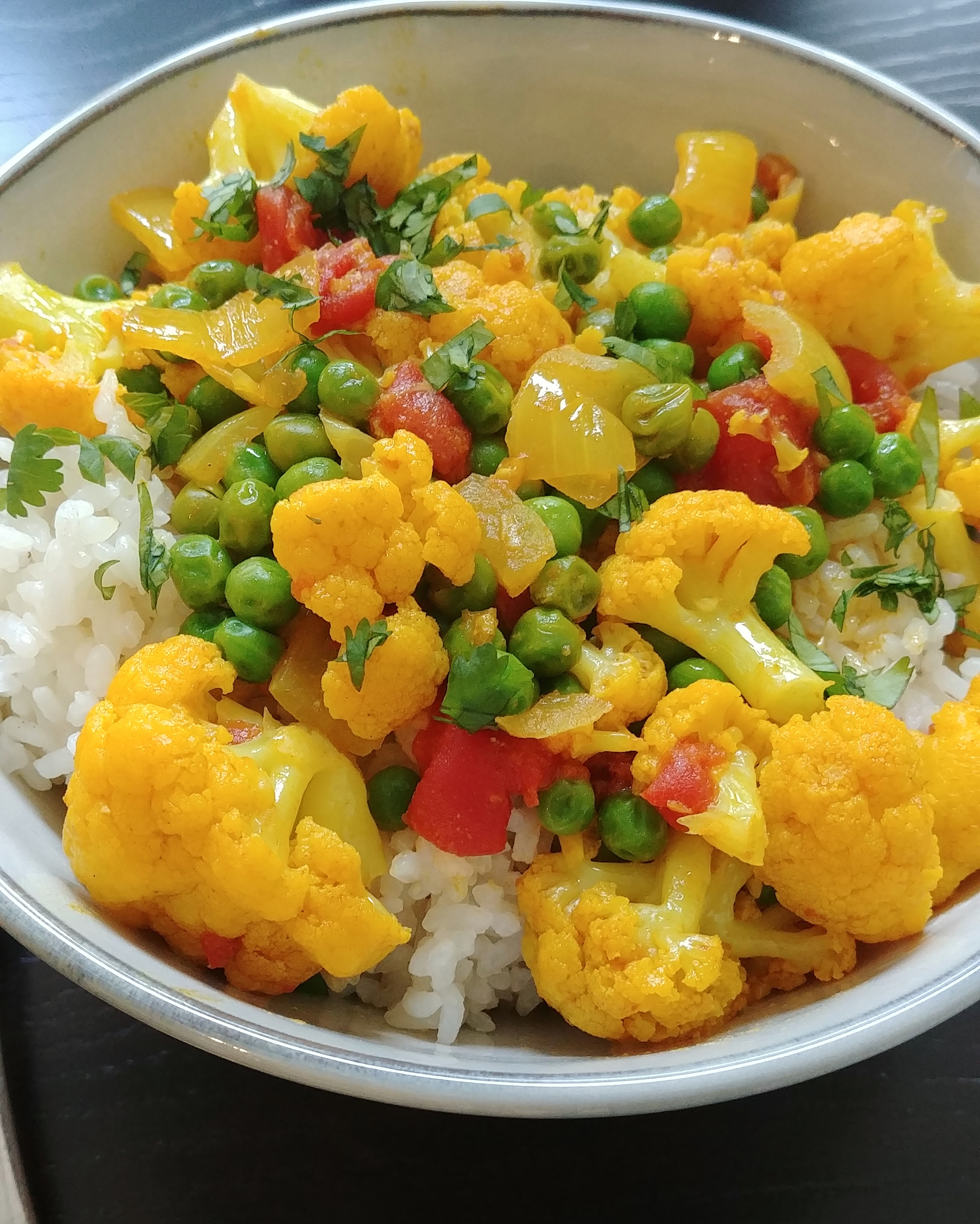 Vegetarian Indian Cauliflower and Pea Curry image