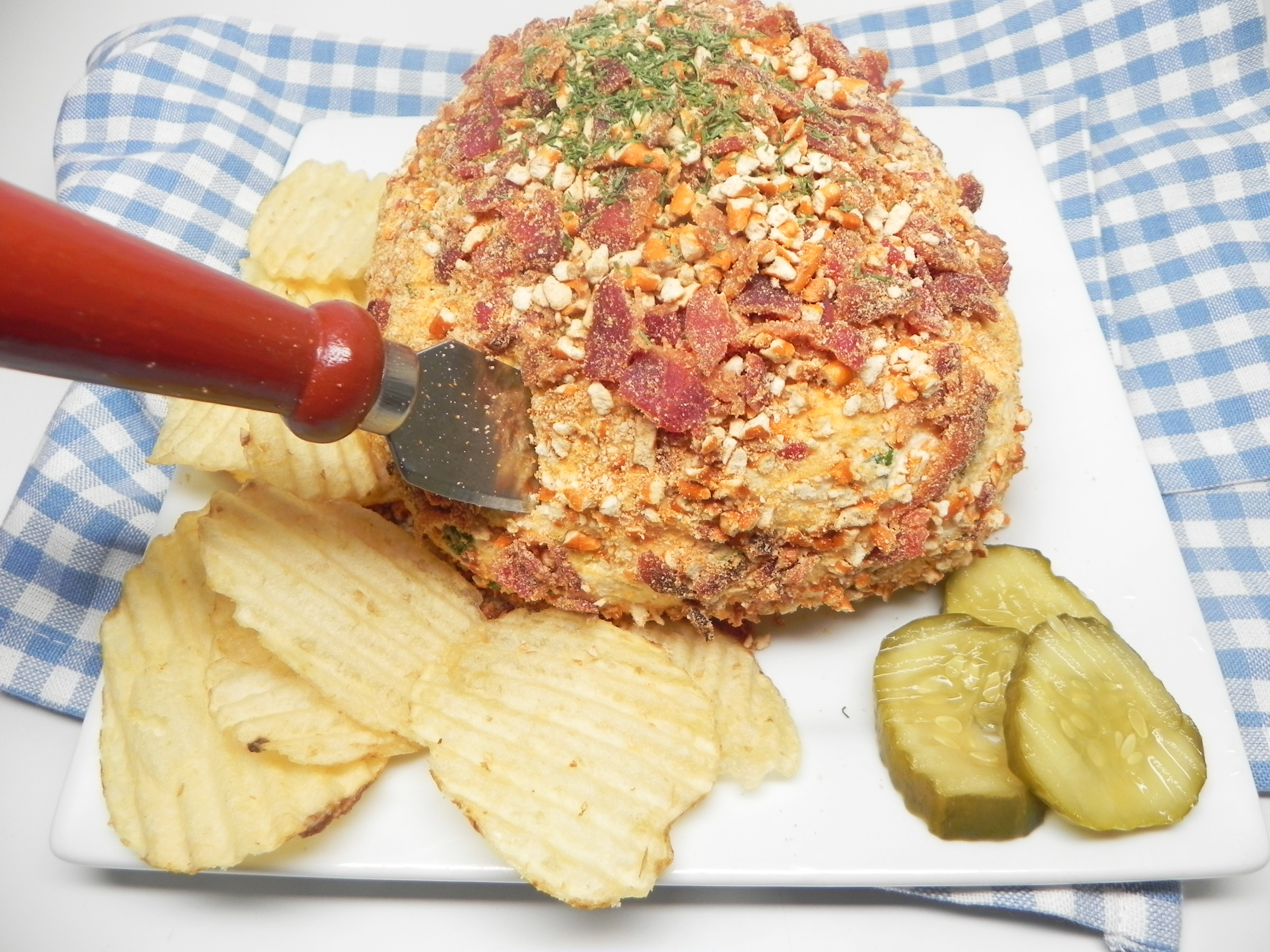 Bacon and Dill Pickle Cheese Ball_image