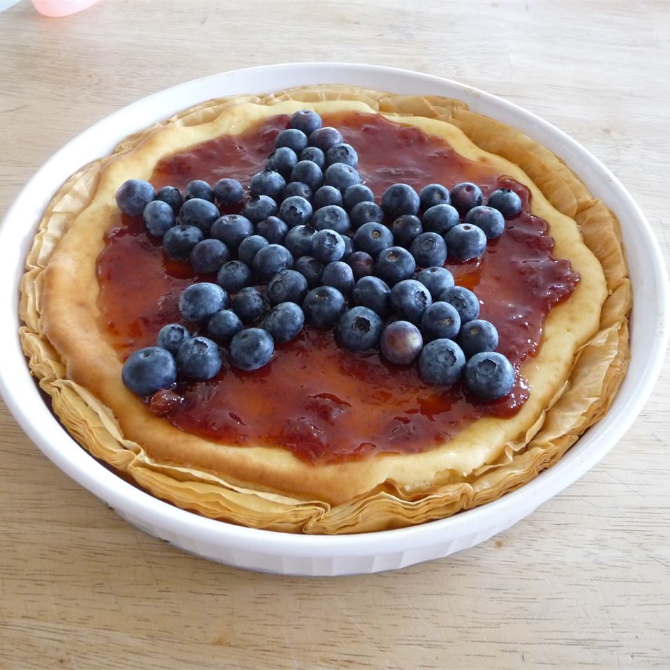 Red, White, and Blueberry Cheesecake Pie_image