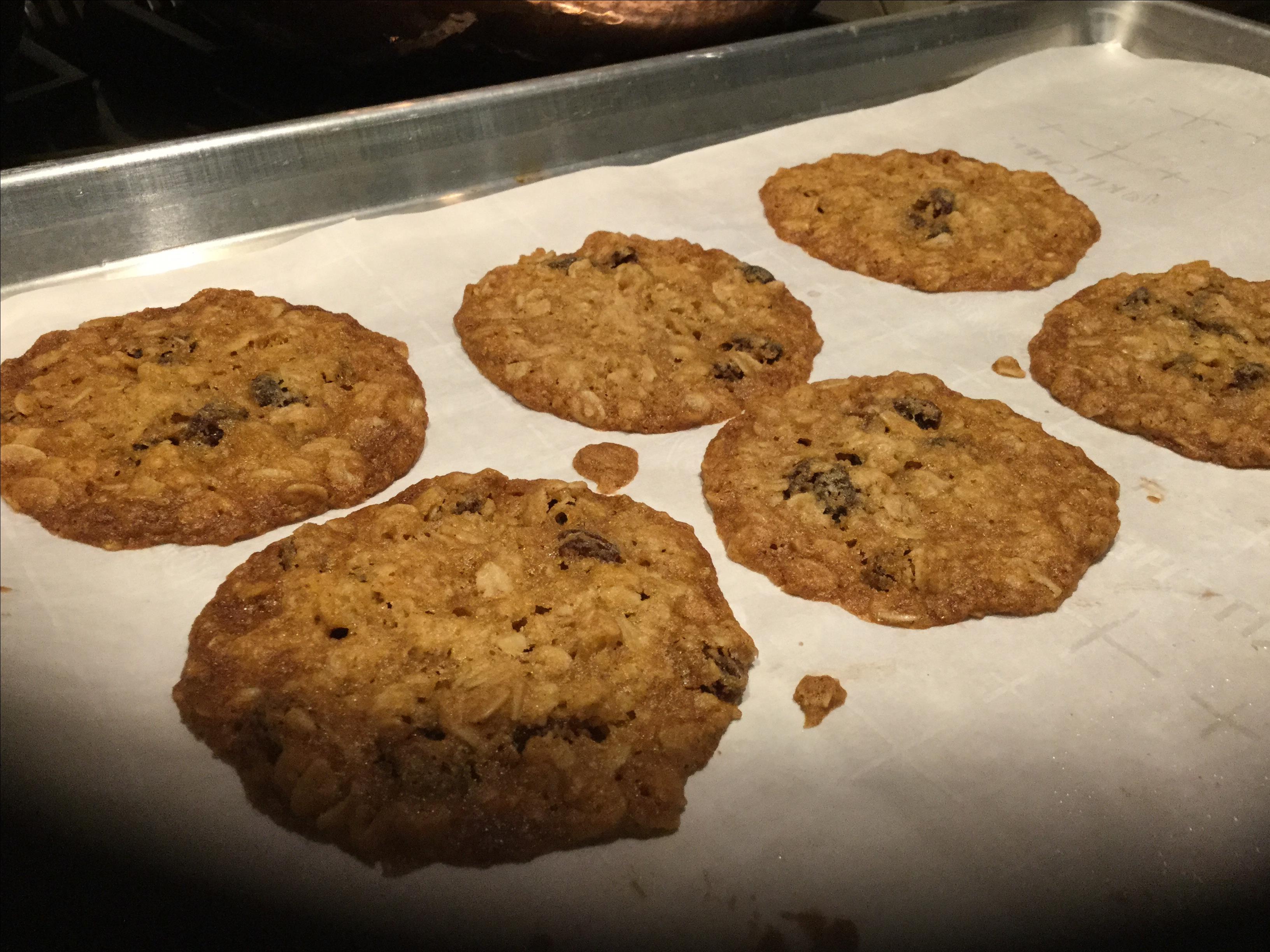 Thin and Crispy Oatmeal Raisin Cookies_image