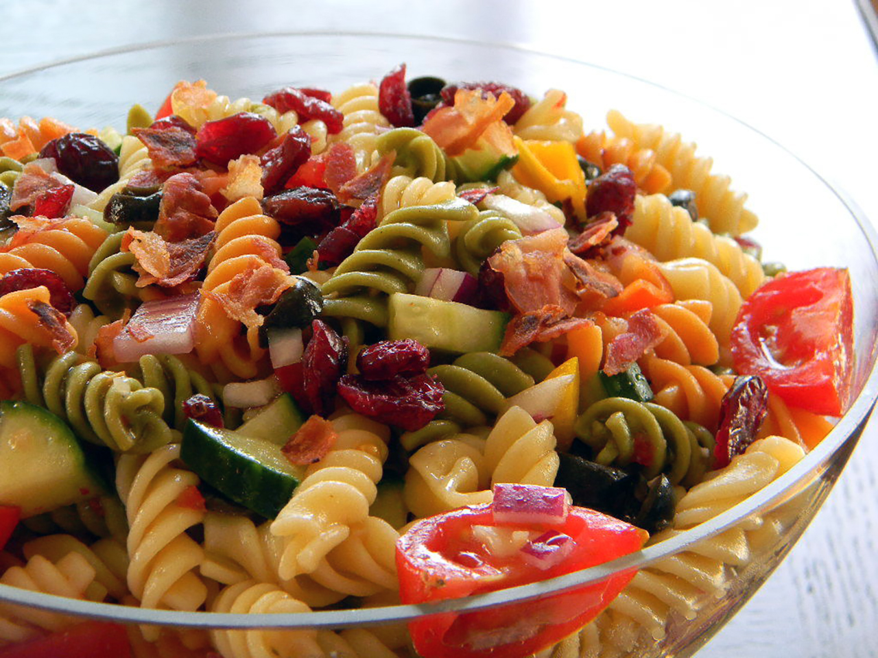 Simple Tasty Pasta Salad_image