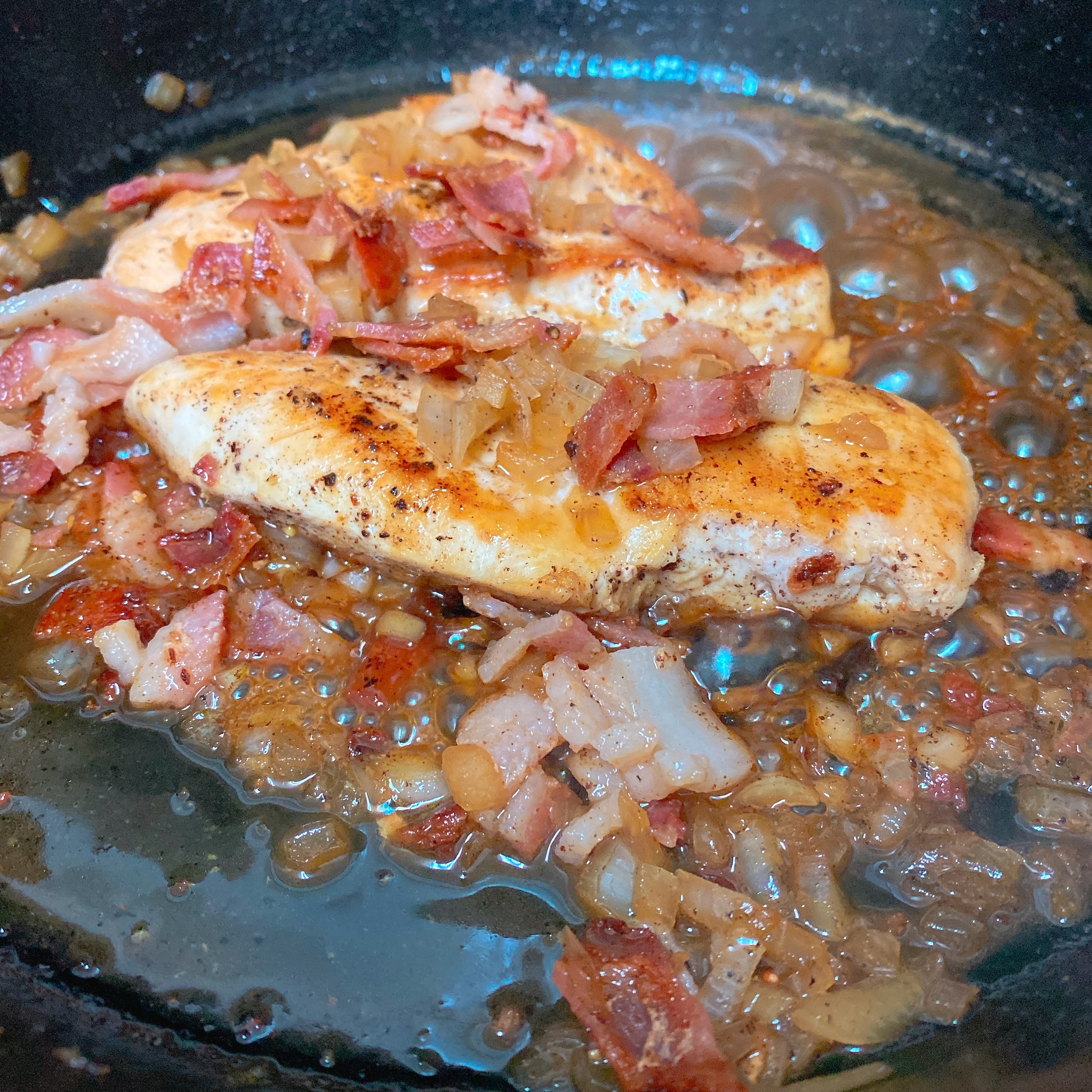 Chicken with Apple Cider and Bacon Sauce_image