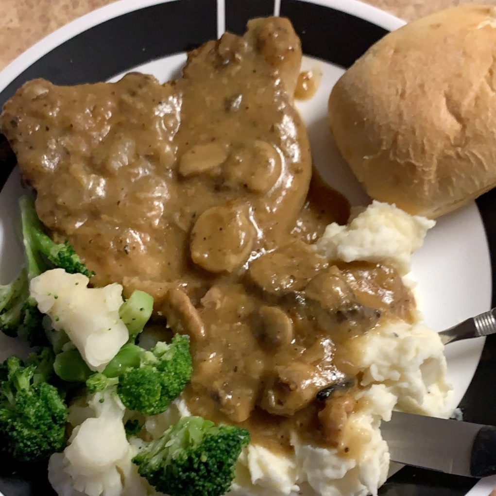 Pork Chops Smothered in Onion Gravy_image