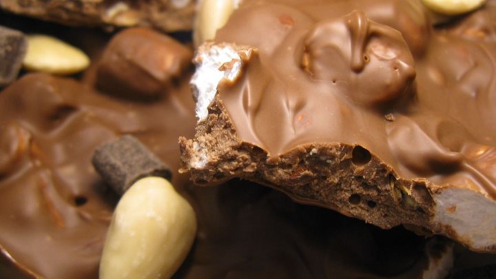 Homemade Rocky Road Recipes - Vintage Rocky Road | Homemade Recipes http://homemaderecipes.com/holiday-event/rocky-road-recipes-for-national-rocky-road-day