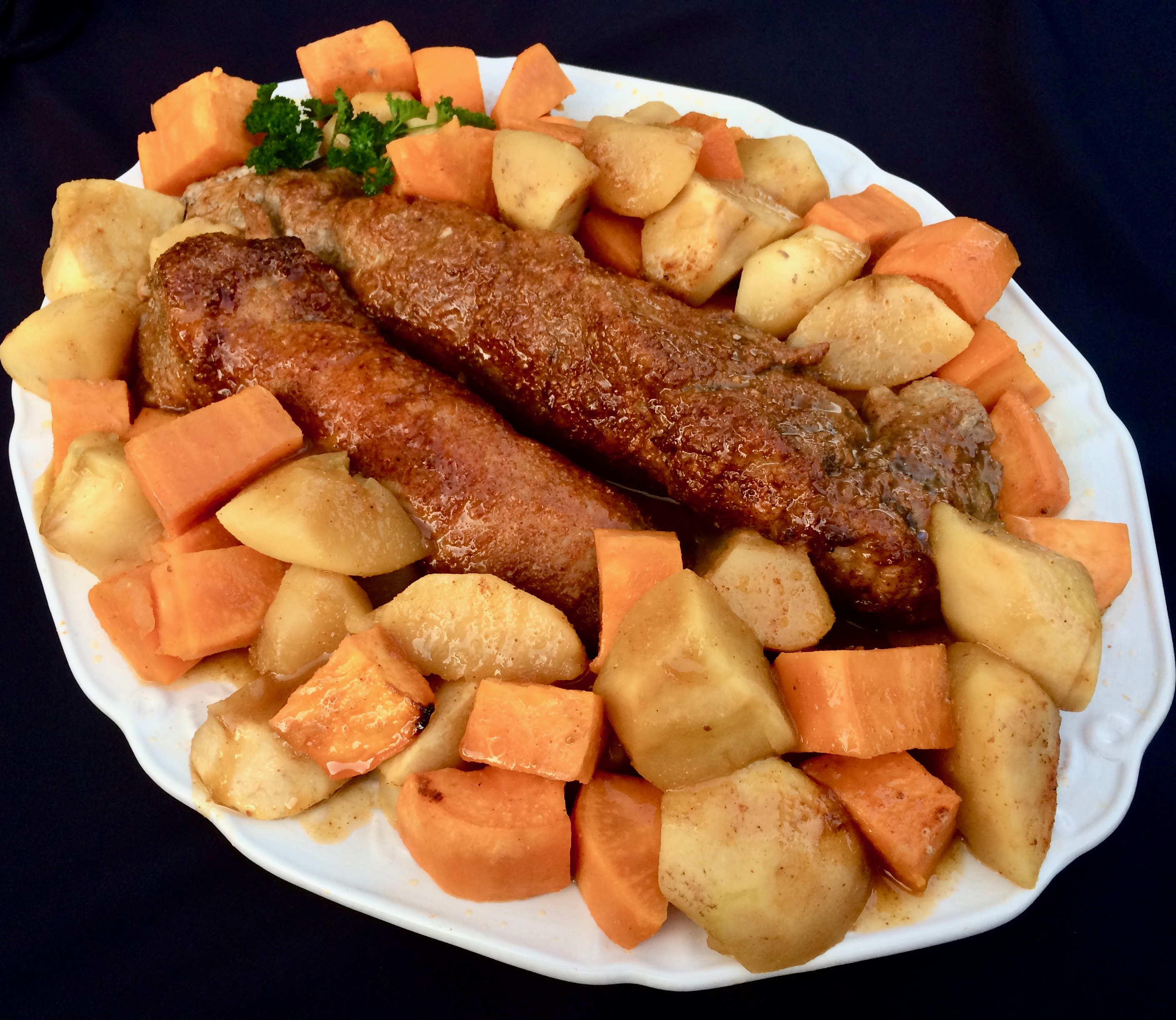 Spicy Pork Tenderloin with Apples and Sweet Potatoes_image
