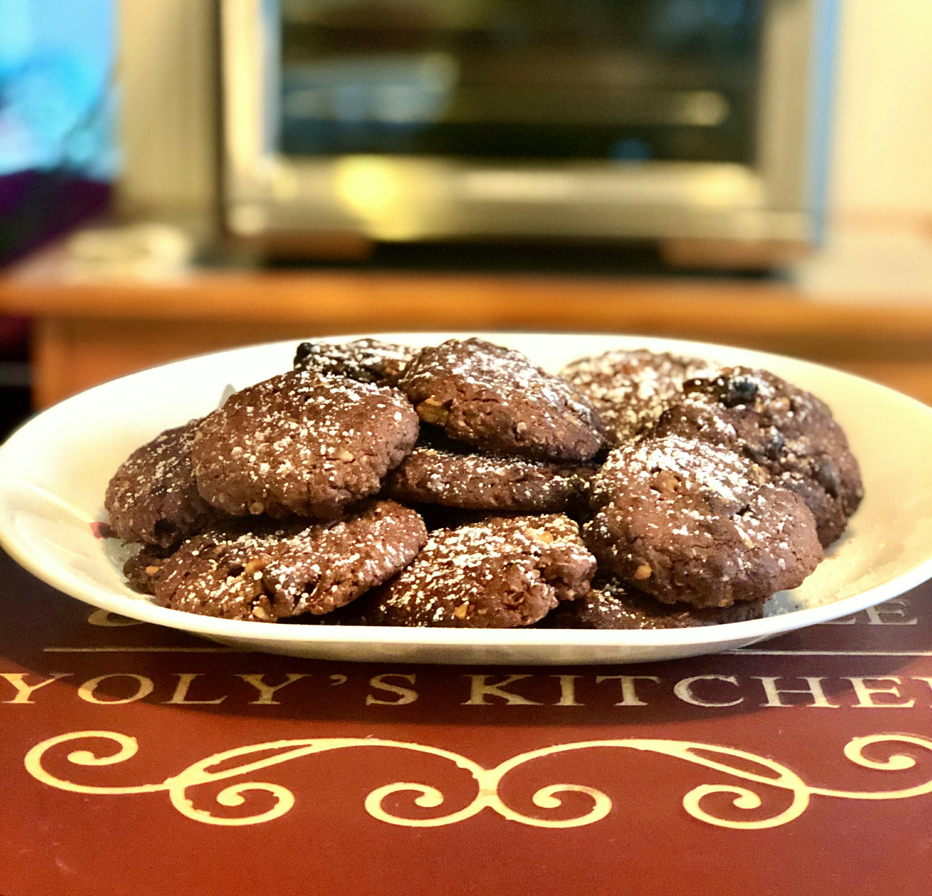 Air Fryer Triple-Chocolate Oatmeal Cookies_image