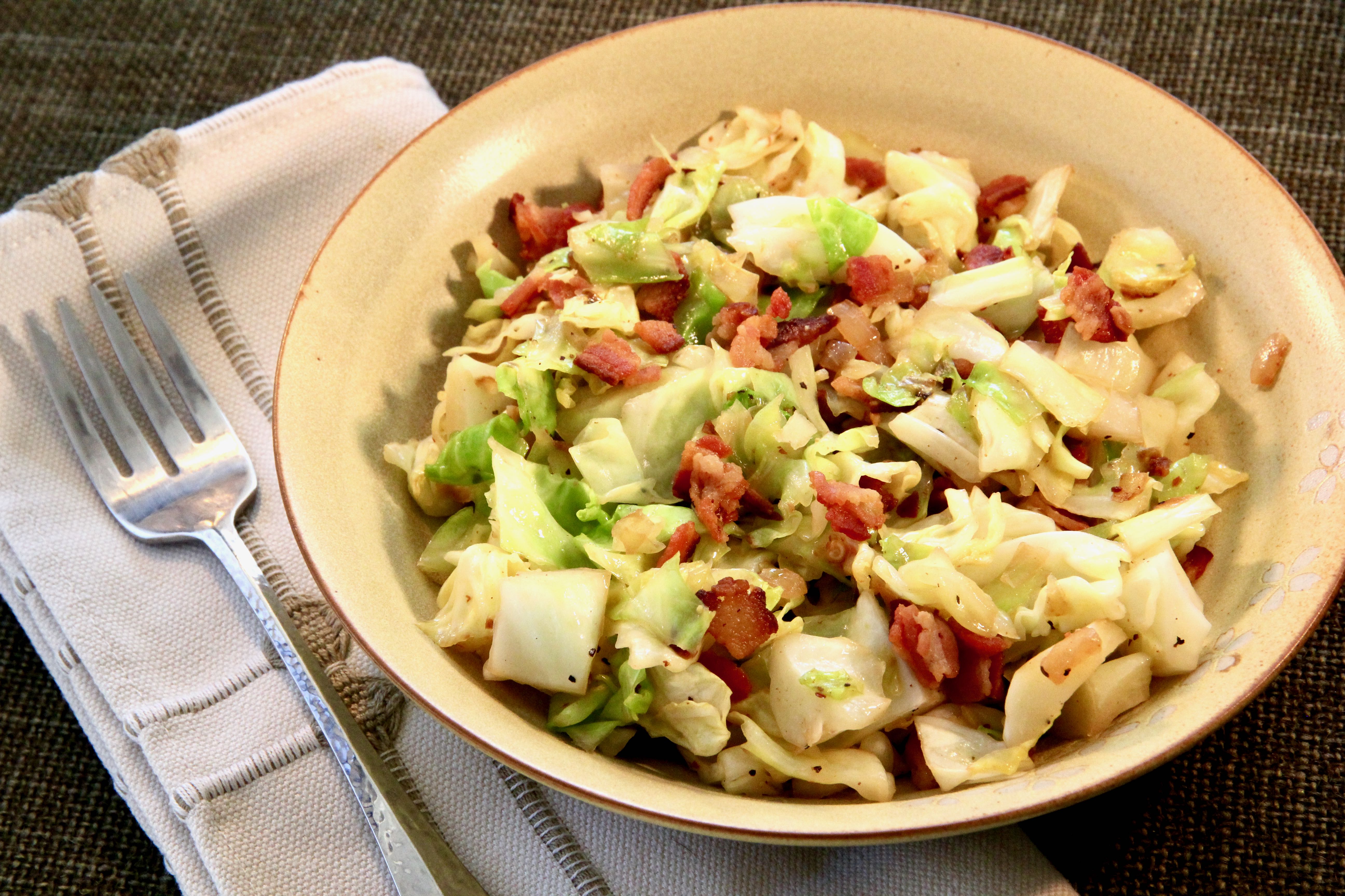 Fried Cabbage with Bacon and Garlic_image
