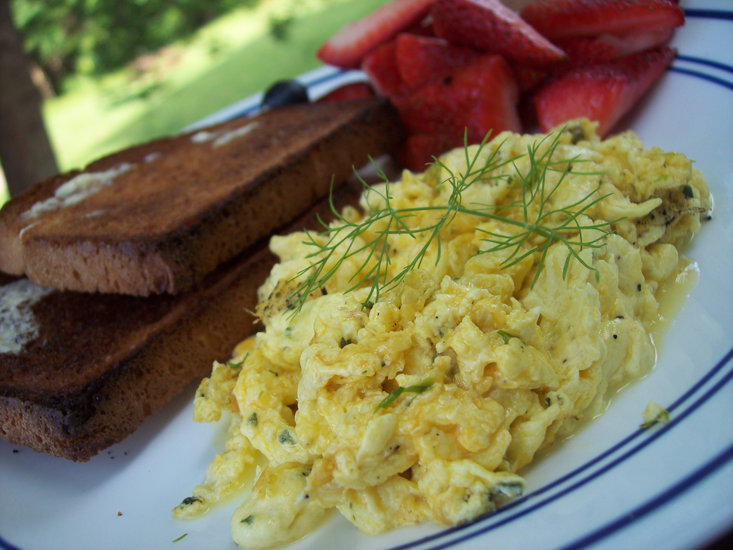 Creamy Curried Scrambled Eggs image