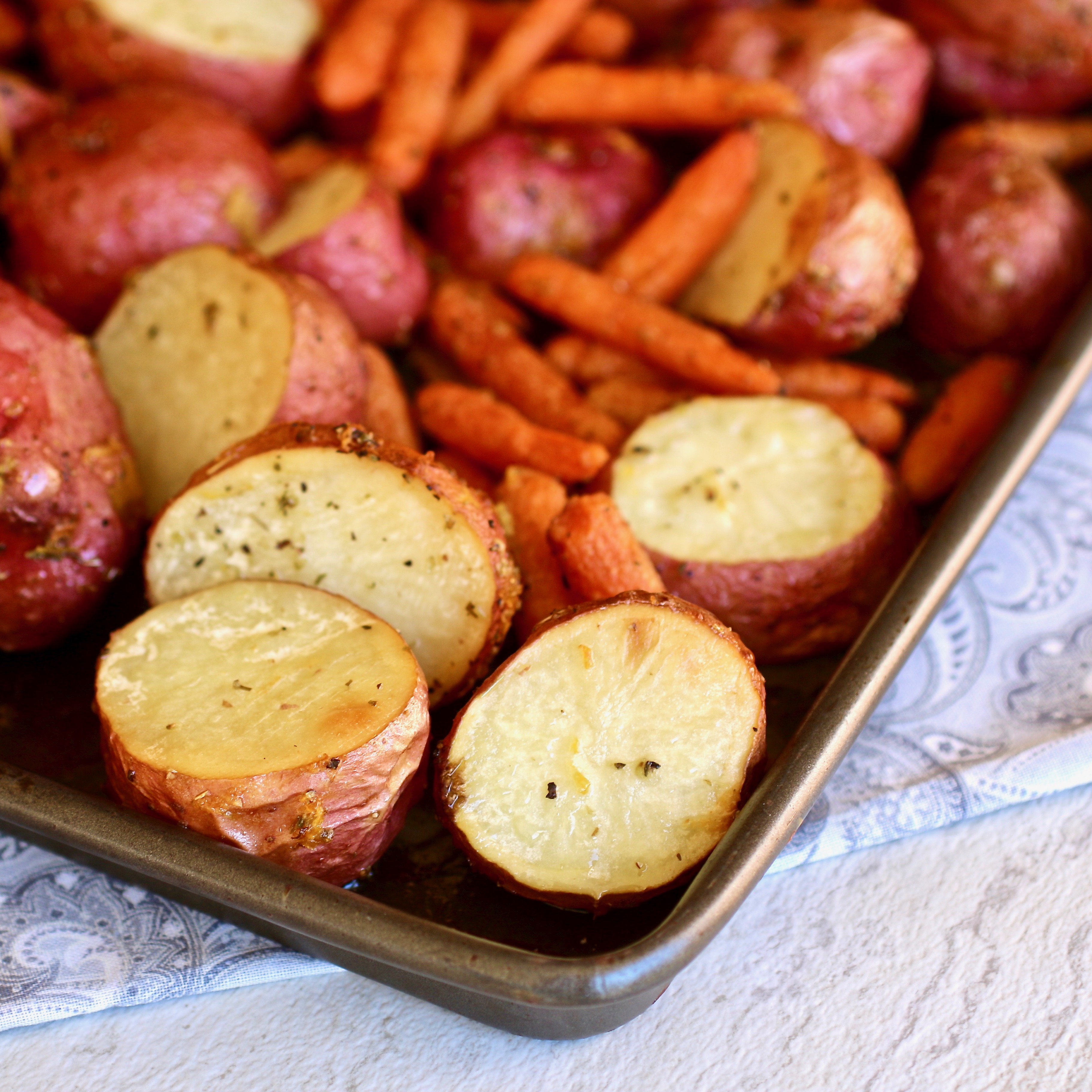 Roasted Carrots and Potatoes_image