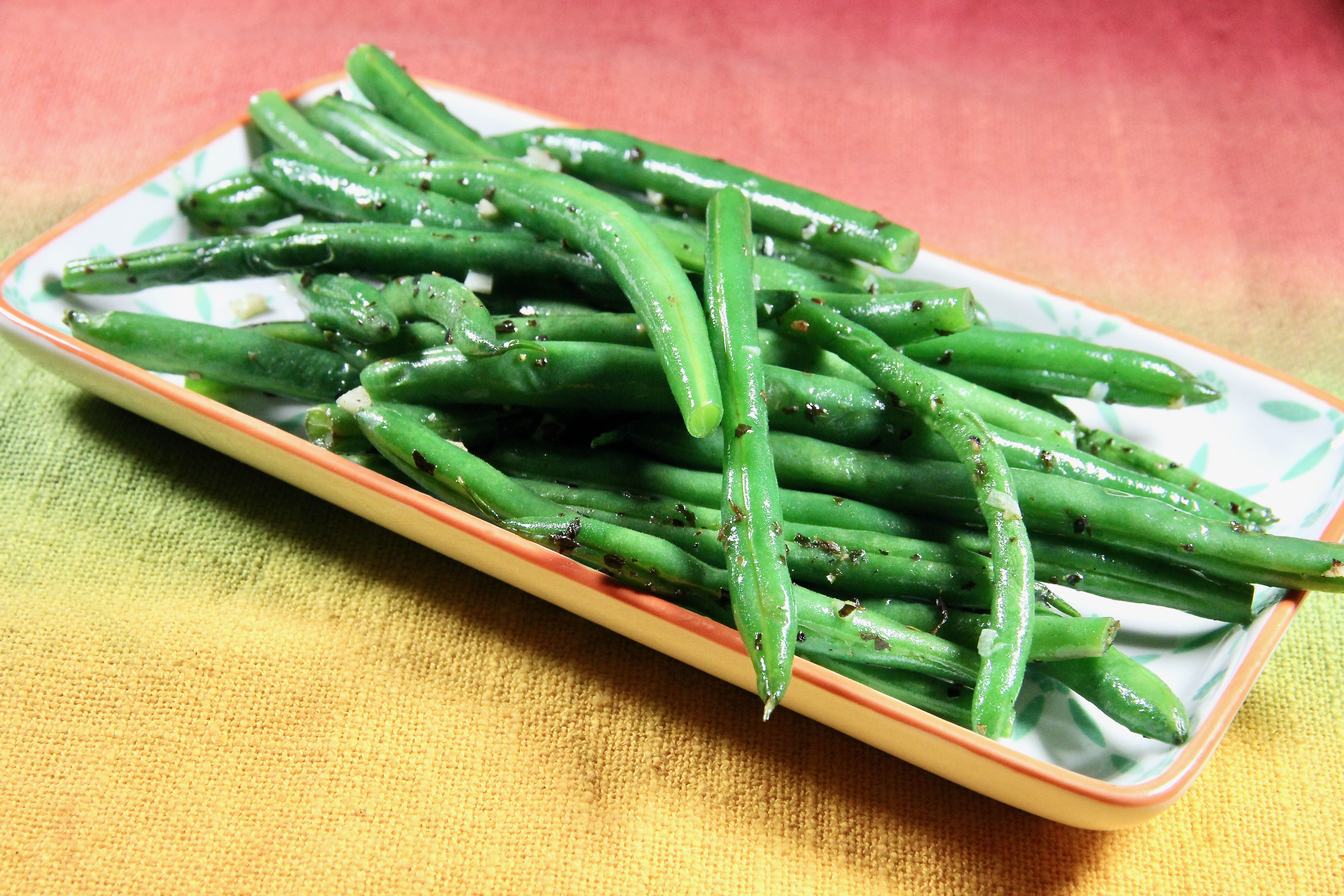 Microwave Garlic-and-Herb Green Beans_image